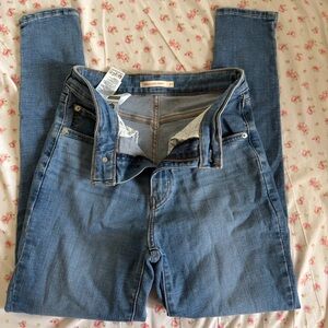 Levi skinny jeans